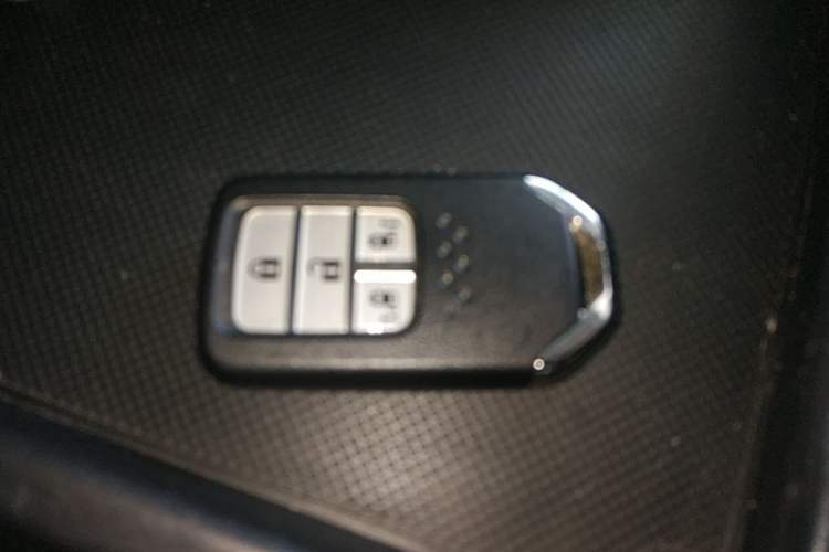 Used Honda Odyssey 2015 Updated Version 2.4L Smart Edition Vehicle Key
