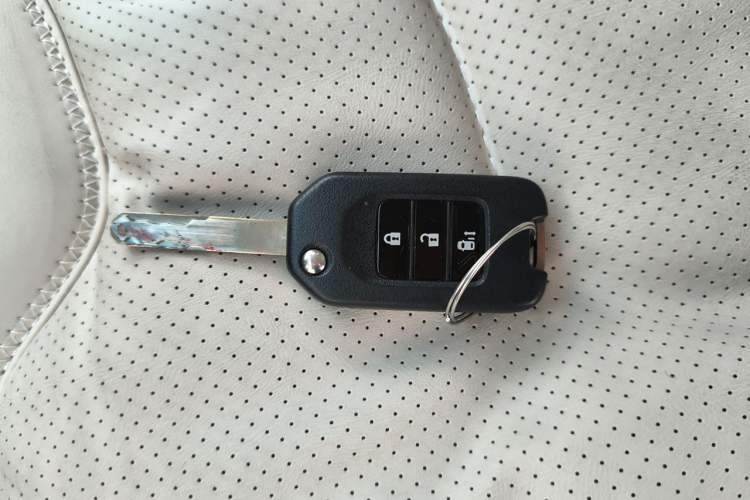 Used Honda Odyssey 2015 Revised Version 2.4L Comfort Edition Vehicle Key
