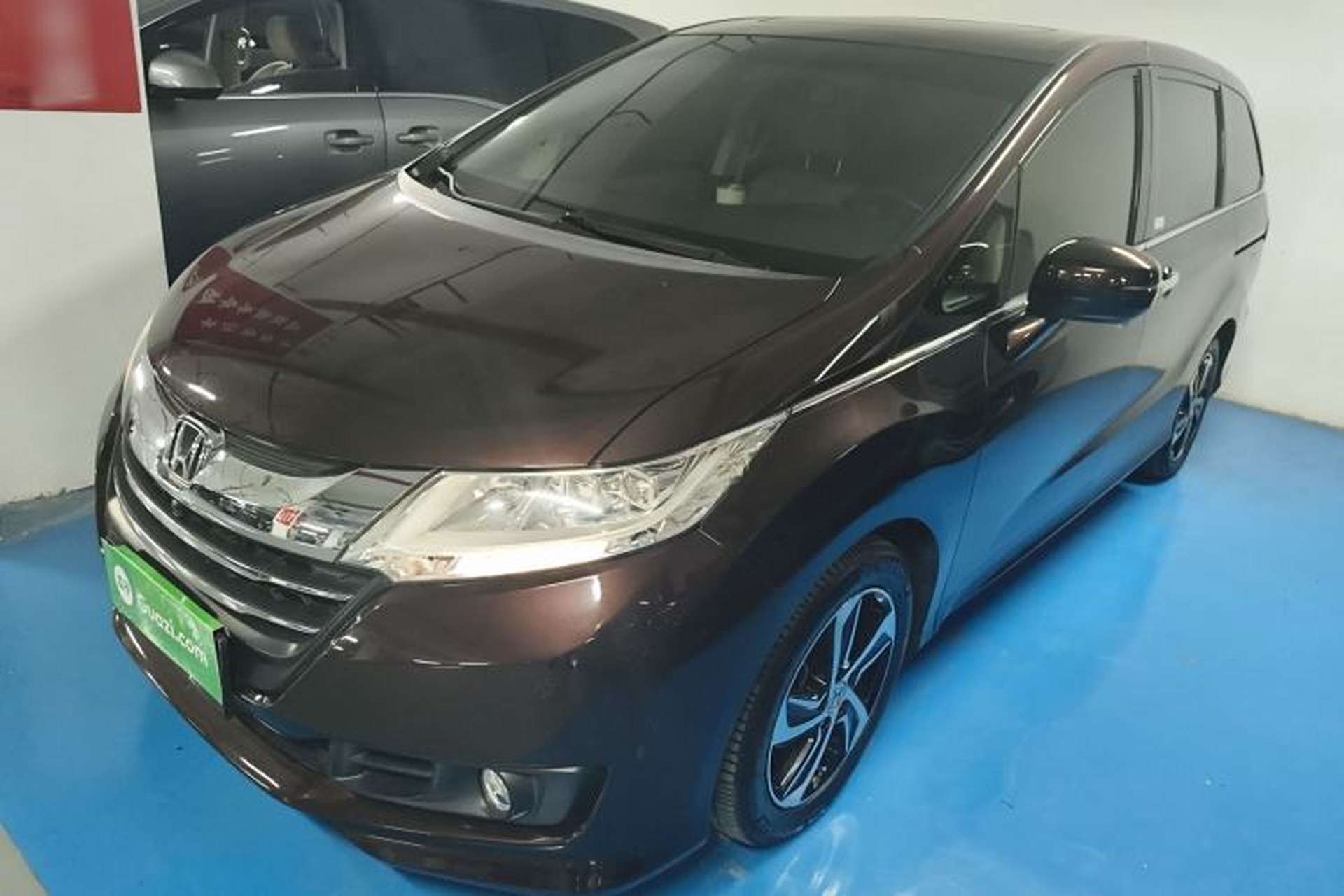 Used Honda Odyssey 2015 Revised Version 2.4L Supreme Edition Front Left 45 Deg