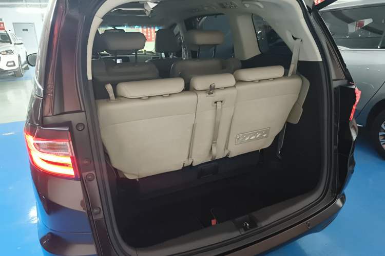 Used Honda Odyssey 2015 Revised Version 2.4L Supreme Edition Trunk