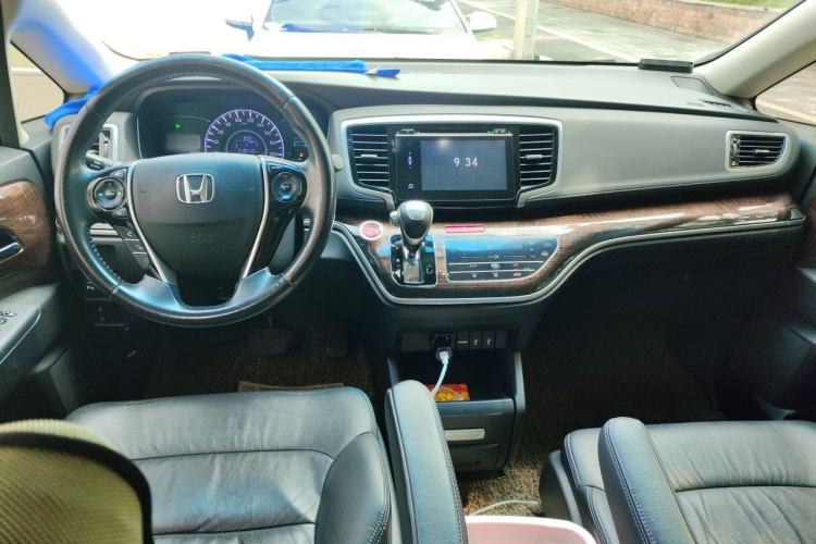 Used Honda Odyssey 2015 Updated Version 2.4L Smart Edition Center Console