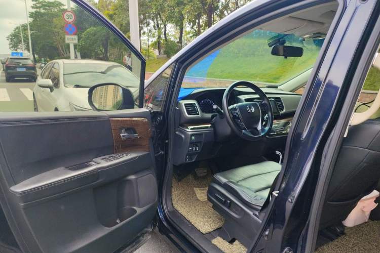 Used Honda Odyssey 2015 Updated Version 2.4L Smart Edition Driver Seat