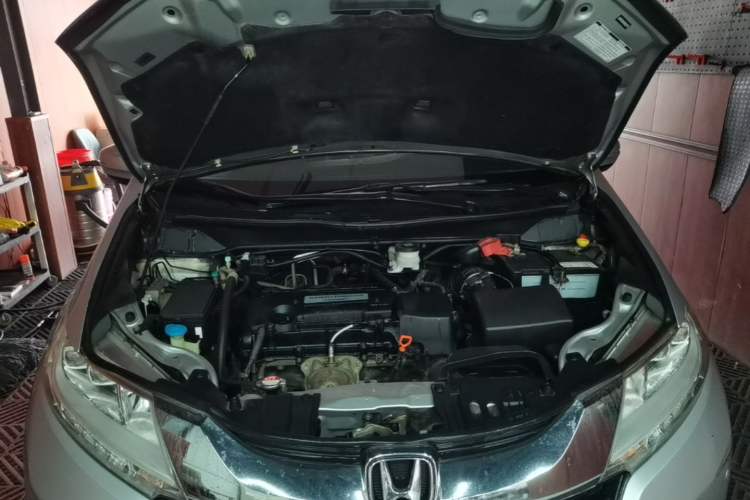Used Honda Odyssey 2015 Updated Version 2.4L Smart Edition Engine Bay