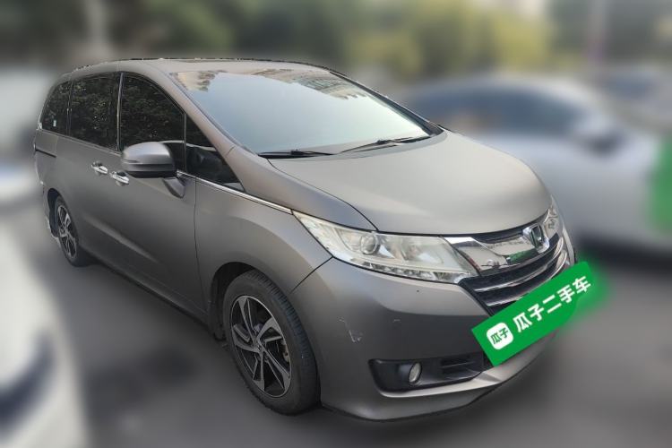 Used Honda Odyssey 2015 Revised 2.4L Luxury Edition Front Right 45 Deg