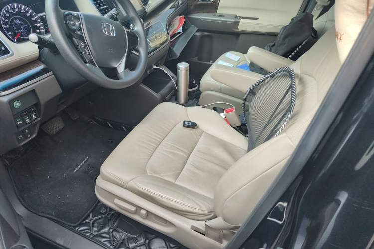 Used Honda Odyssey 2015 Revised 2.4L Luxury Edition Left Front Seat
