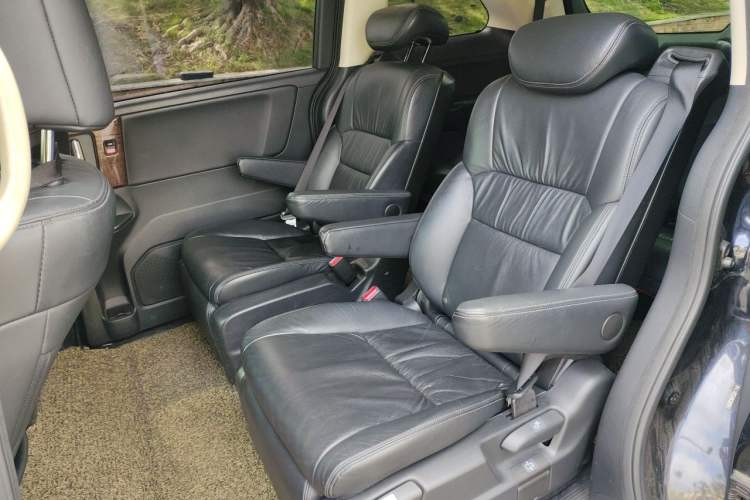 Used Honda Odyssey 2015 Updated Version 2.4L Smart Edition Left Rear Seat