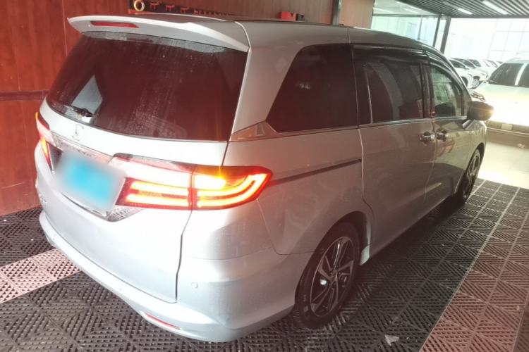 Used Honda Odyssey 2015 Updated Version 2.4L Smart Edition Rear Right 45 Deg