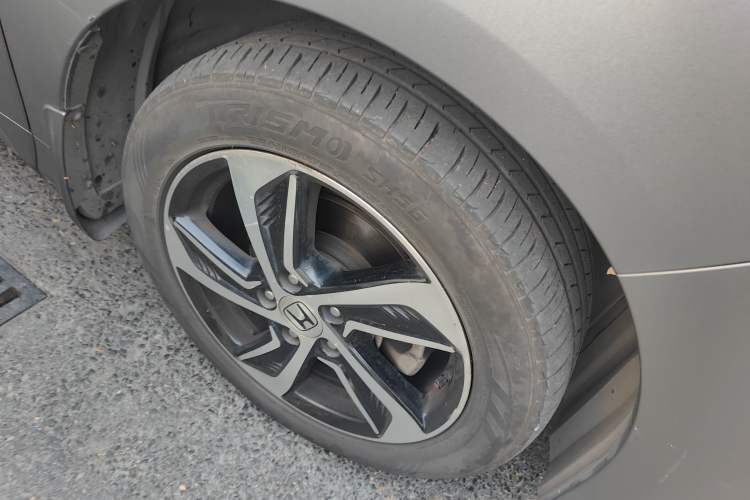 Used Honda Odyssey 2015 Revised 2.4L Luxury Edition Right Front Wheel Hub