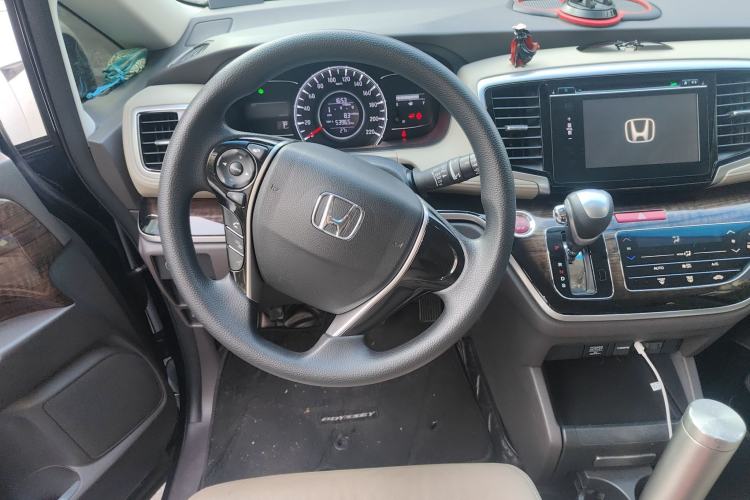 Used Honda Odyssey 2015 Revised 2.4L Luxury Edition Steering Wheel