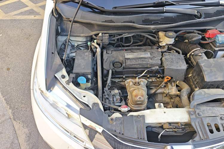 Used Honda Odyssey 2015 Updated Version 2.4L Smart Edition Engine Bay Right