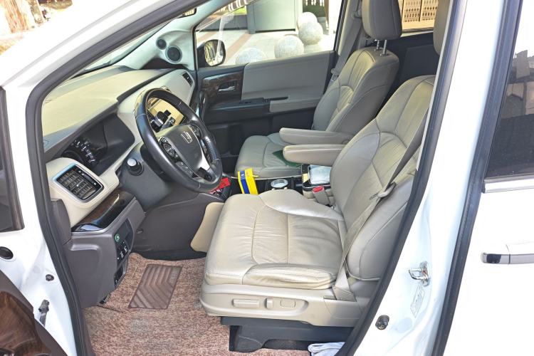 Used Honda Odyssey 2015 Updated Version 2.4L Smart Edition Left Front Seat