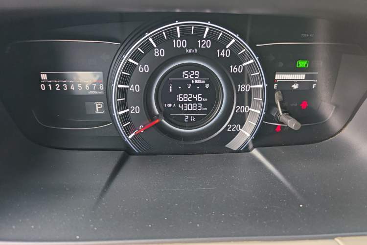 Used Honda Odyssey 2015 Updated Version 2.4L Smart Edition Odometer Close Up