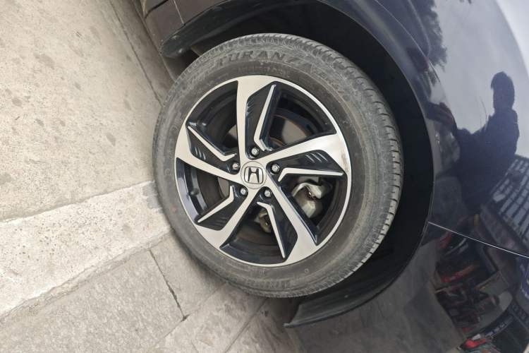 Used Honda Odyssey 2015 2.4L Smart Edition Right Front Wheel Hub