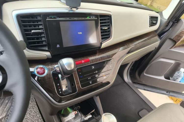 Used Honda Odyssey 2015 2.4L Luxury Edition Audio And AC Panel