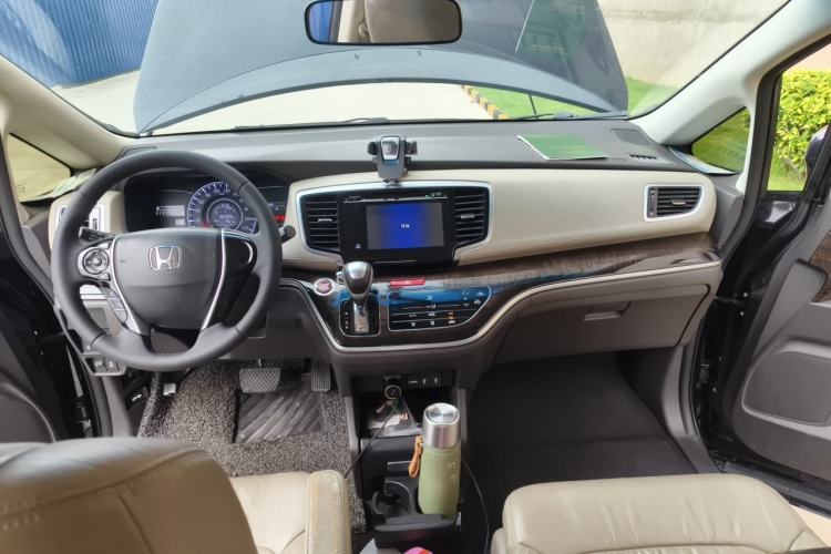 Used Honda Odyssey 2015 2.4L Luxury Edition Center Console