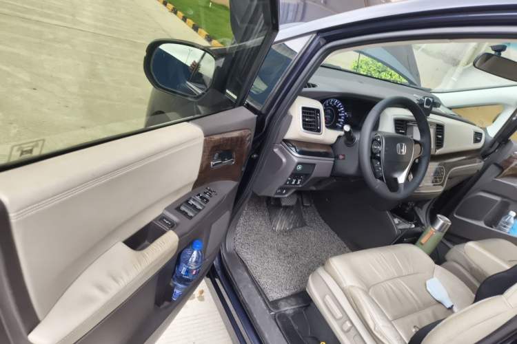 Used Honda Odyssey 2015 2.4L Luxury Edition Driver Seat