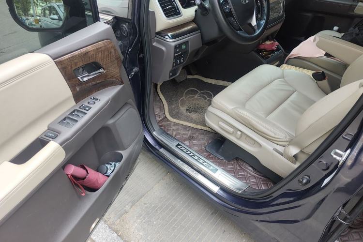 Used Honda Odyssey 2015 2.4L Supreme Edition Driver Seat