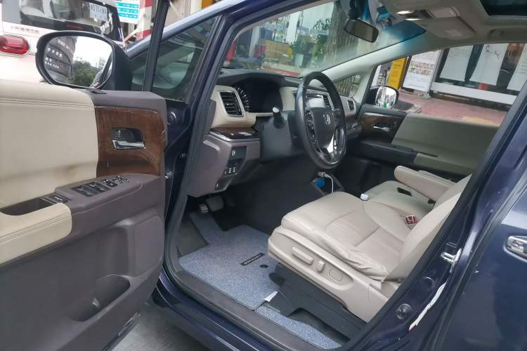 Used Honda Odyssey 2015 2.4L Smart Edition Driver Seat