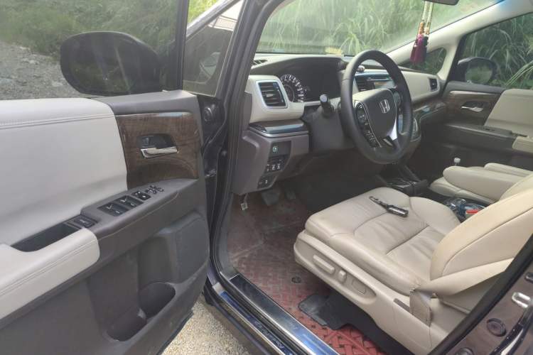 Used Honda Odyssey 2015 2.4L Luxury Edition Driver Seat