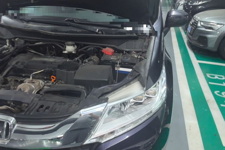 Used Honda Odyssey 2015 2.4L Smart Edition Engine Bay Left