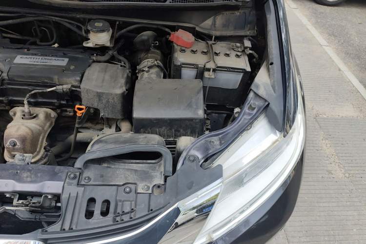 Used Honda Odyssey 2015 2.4L Supreme Edition Engine Bay Left