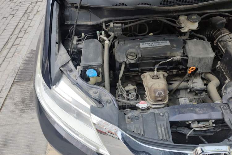 Used Honda Odyssey 2015 2.4L Supreme Edition Engine Bay Right