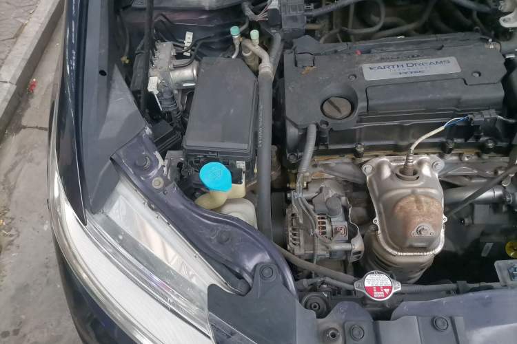 Used Honda Odyssey 2015 2.4L Smart Edition Engine Bay Right