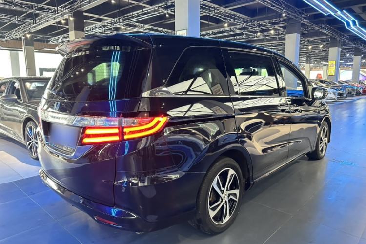 Used Honda Odyssey 2015 Updated Version 2.4L Smart Edition Exterior 5