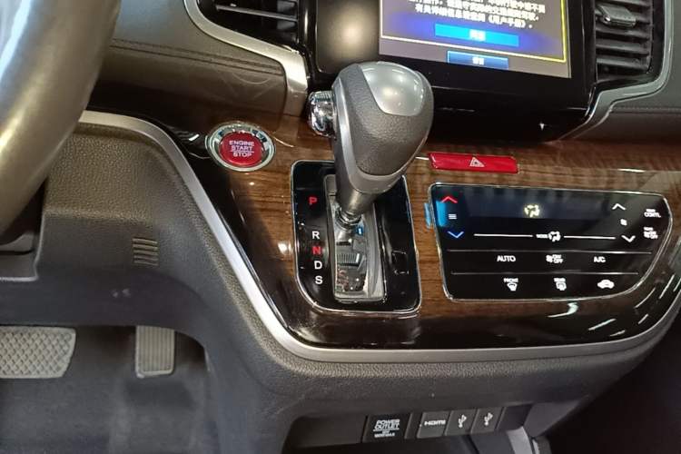 Used Honda Odyssey 2015 2.4L Smart Edition Gear Lever