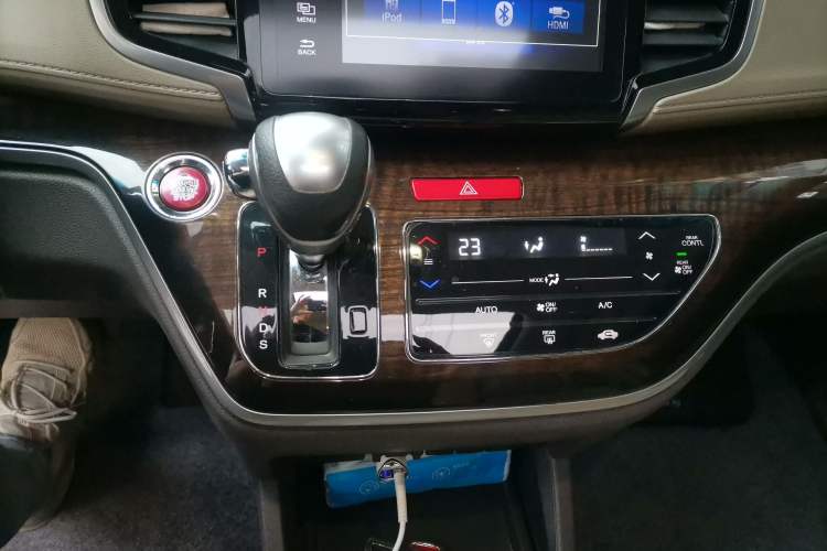 Used Honda Odyssey 2015 2.4L Smart Edition Gear Lever