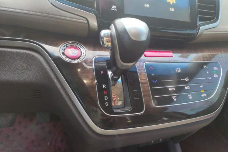 Used Honda Odyssey 2015 2.4L Luxury Edition Gear Lever