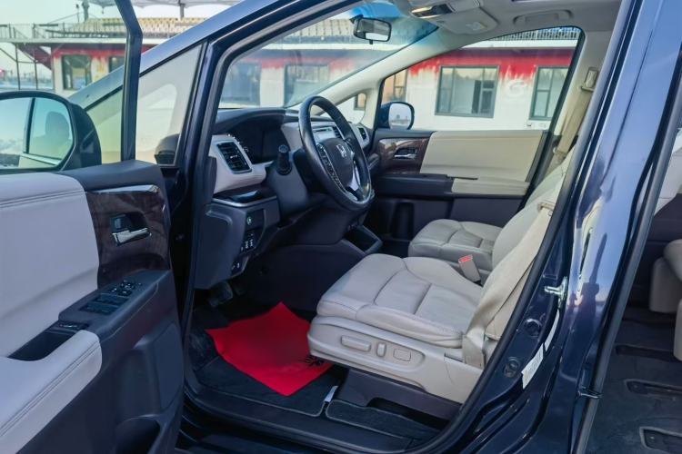 Used Honda Odyssey 2015 2.4L Luxury Edition Interior 1
