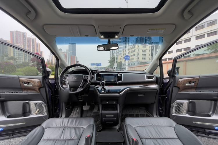 Used Honda Odyssey 2015 2.4L Supreme Edition Interior 1