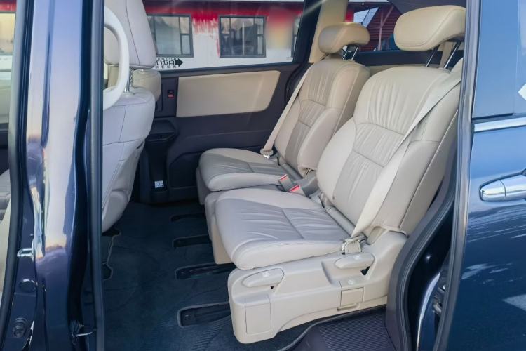 Used Honda Odyssey 2015 2.4L Luxury Edition Interior 2