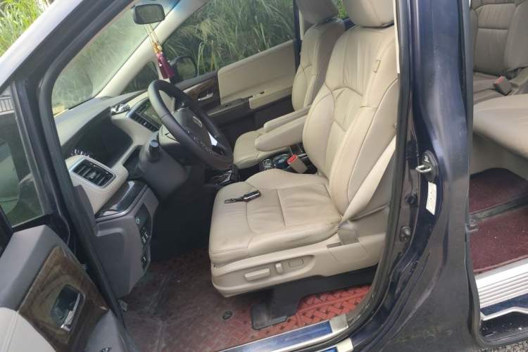 Used Honda Odyssey 2015 2.4L Luxury Edition Left Front Seat