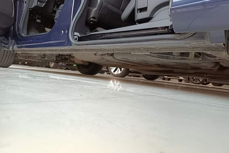 Used Honda Odyssey 2015 2.4L Smart Edition Left Side Sill