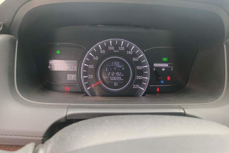 Used Honda Odyssey 2015 2.4L Smart Edition Odometer Close Up