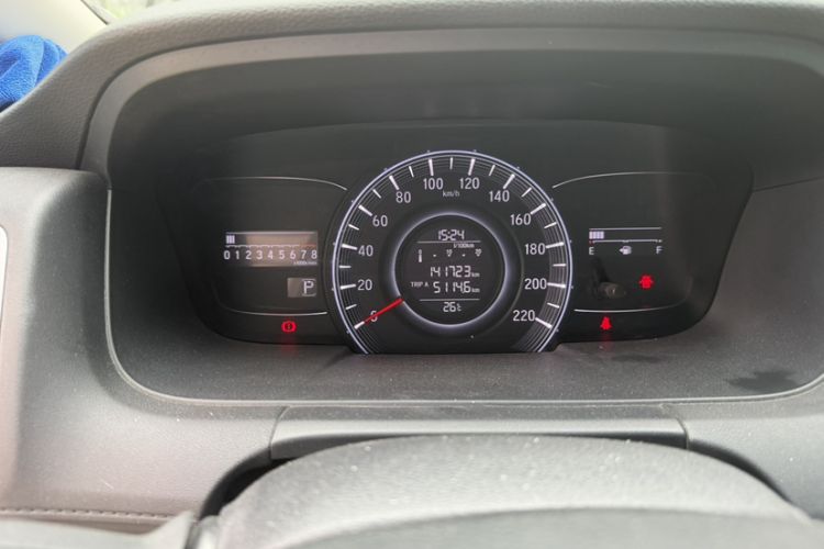 Used Honda Odyssey 2015 2.4L Smart Edition Odometer Close Up