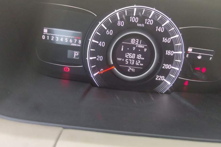 Used Honda Odyssey 2015 2.4L Luxury Edition Odometer Close Up
