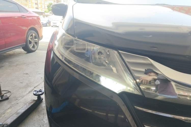 Used Honda Odyssey 2015 2.4L Smart Edition Right Front Headlight