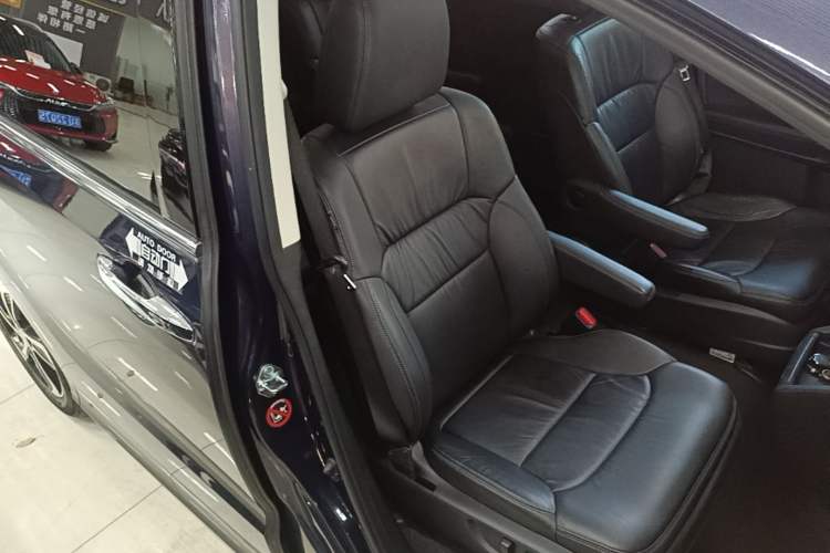 Used Honda Odyssey 2015 2.4L Smart Edition Right Front Seat