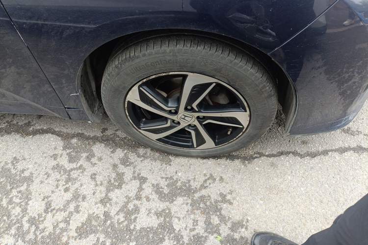 Used Honda Odyssey 2015 2.4L Smart Edition Right Front Wheel Hub