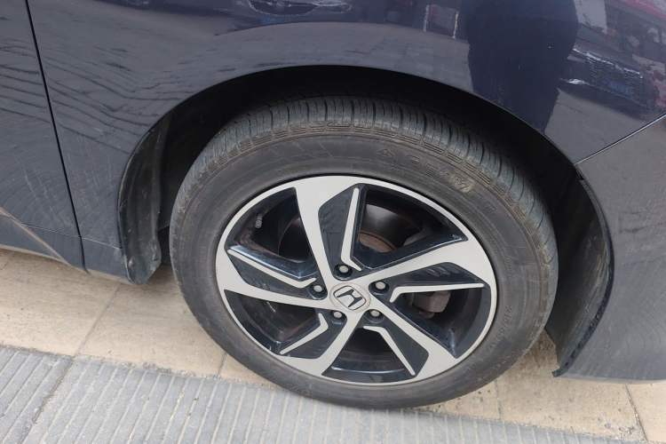 Used Honda Odyssey 2015 2.4L Supreme Edition Right Front Wheel Hub