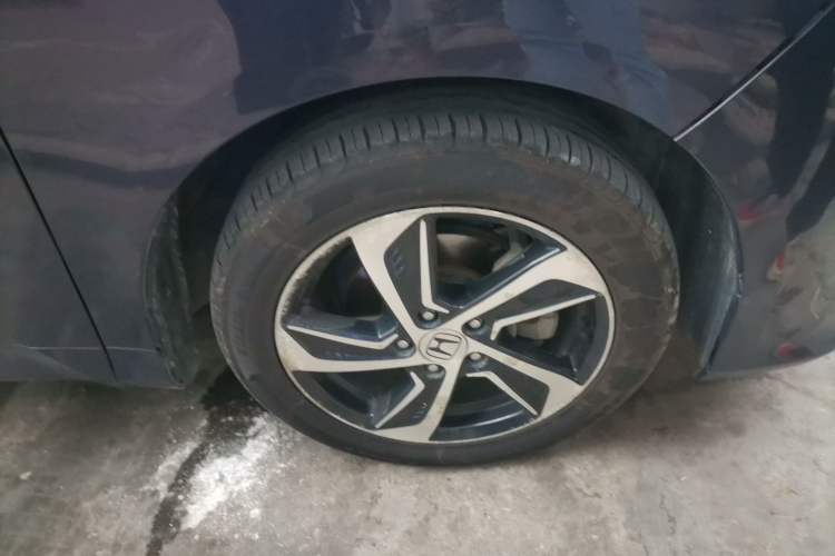 Used Honda Odyssey 2015 2.4L Smart Edition Right Front Wheel Hub