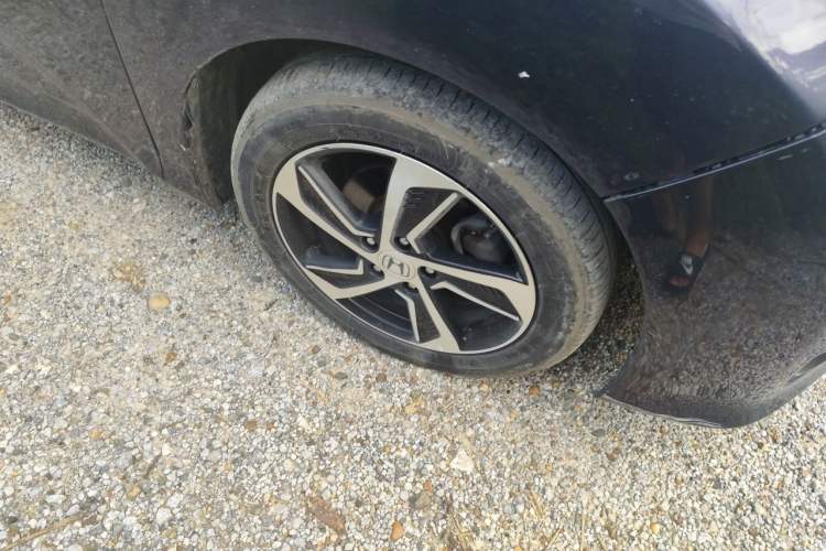 Used Honda Odyssey 2015 2.4L Luxury Edition Right Front Wheel Hub