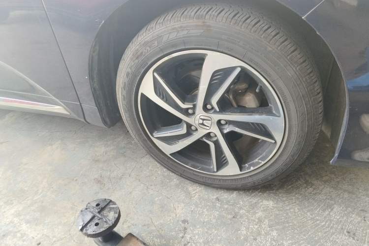 Used Honda Odyssey 2015 2.4L Smart Edition Right Front Wheel Hub