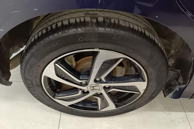 Used Honda Odyssey 2015 2.4L Smart Edition Right Rear Wheel Hub