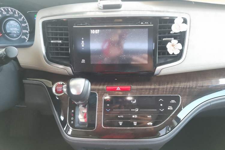 Used Honda Odyssey 2015 2.4L Smart Edition Audio And AC Panel