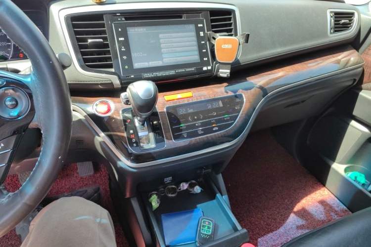 Used Honda Odyssey 2015 2.4L Supreme Edition Audio And AC Panel