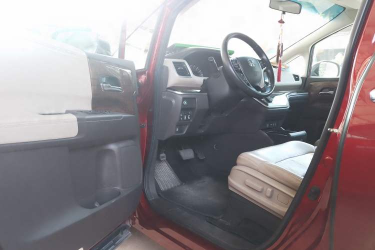 Used Honda Odyssey 2015 2.4L Smart Edition Driver Seat